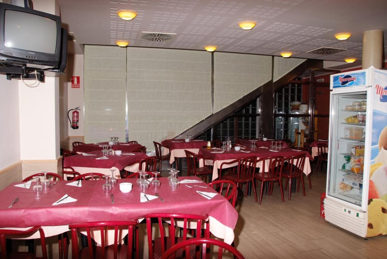Hostal Restaurante Baraka Alagon Bagian luar foto