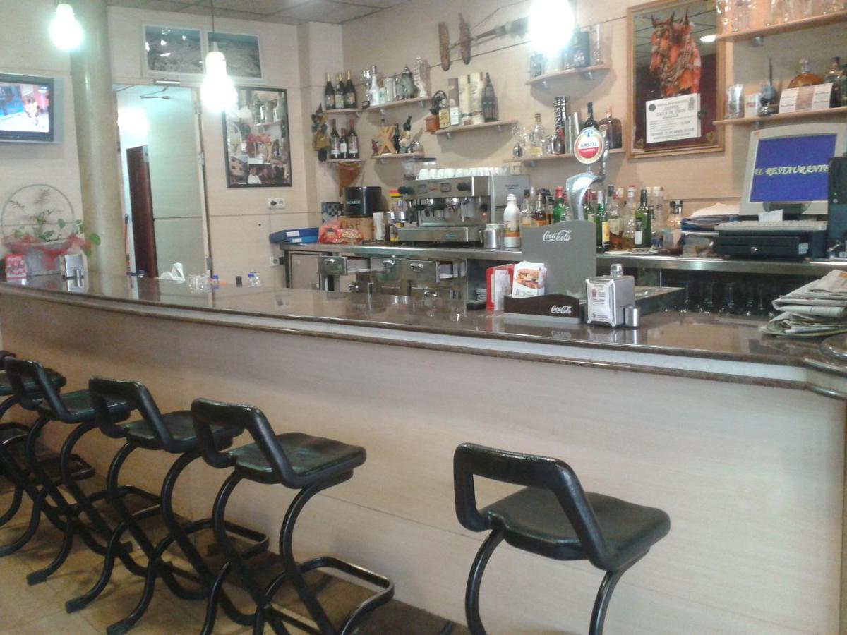 Hostal Restaurante Baraka Alagon Bagian luar foto