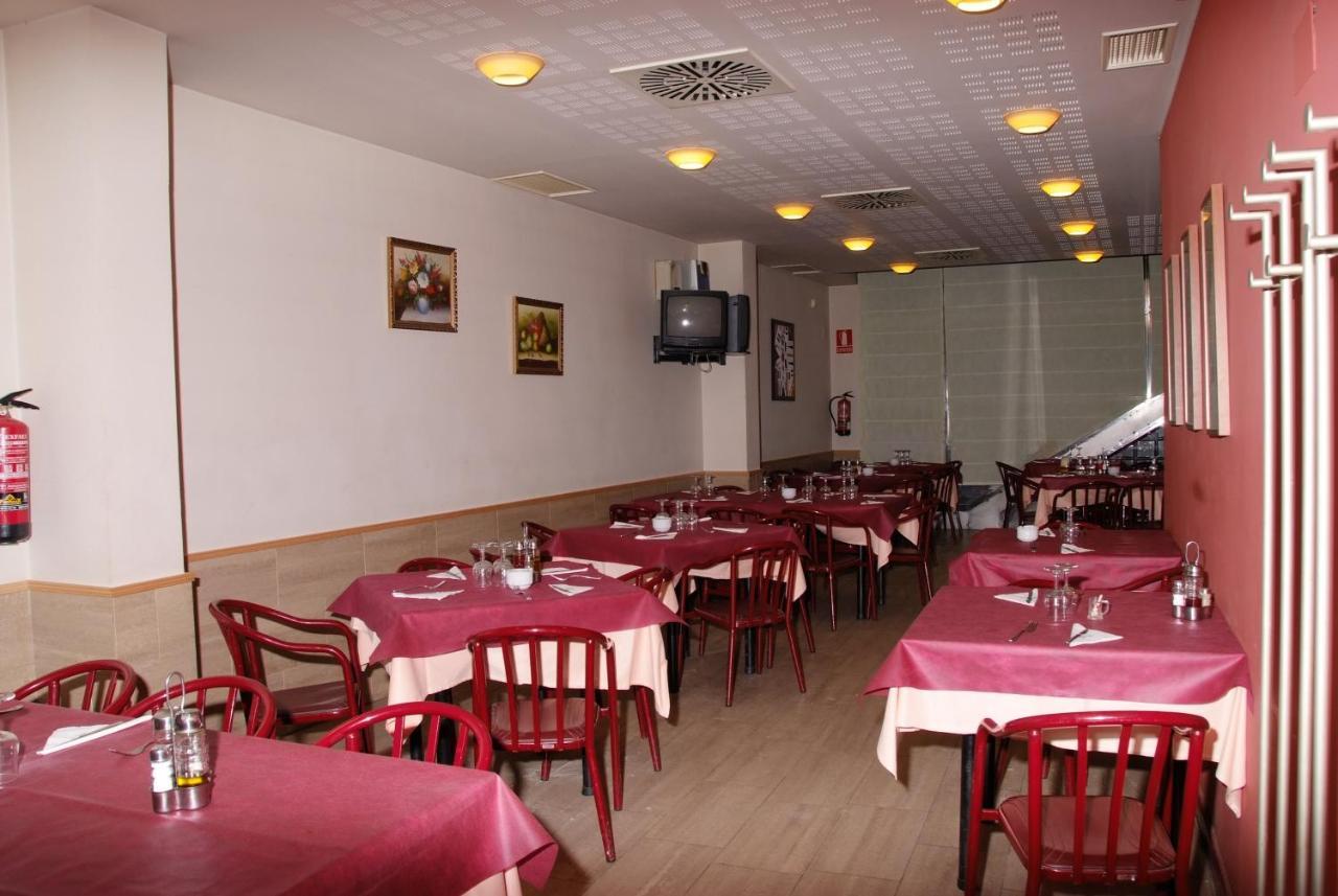 Hostal Restaurante Baraka Alagon Bagian luar foto