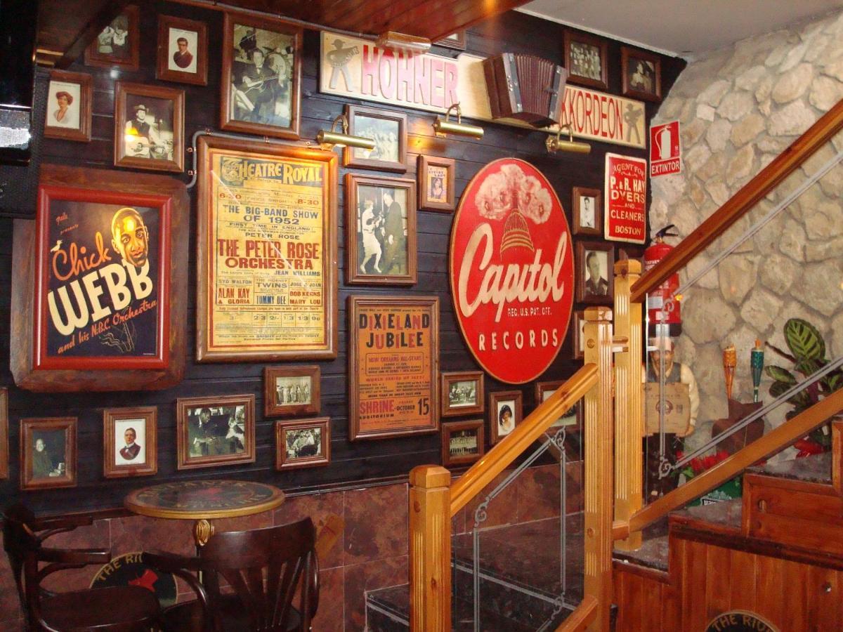 Hostal Restaurante Baraka Alagon Bagian luar foto