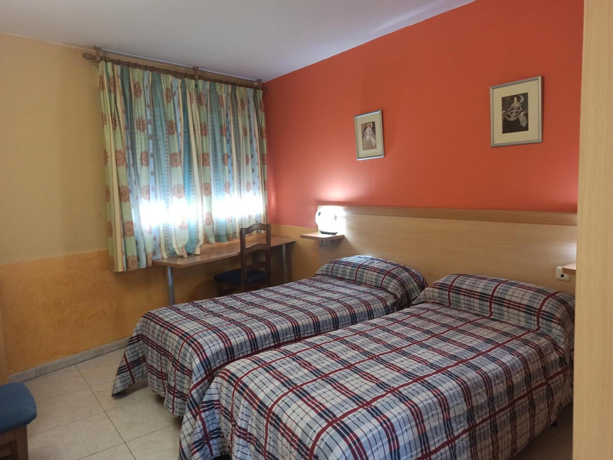 Hostal Restaurante Baraka Alagon Bagian luar foto