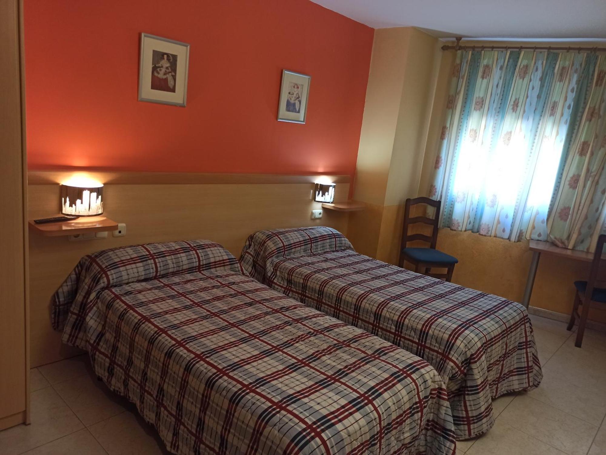 Hostal Restaurante Baraka Alagon Bagian luar foto